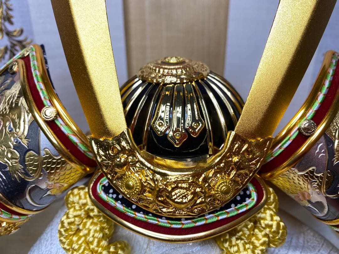 東京久月　五月人形　家紋付き正絹糸織兜飾り白木収納セット