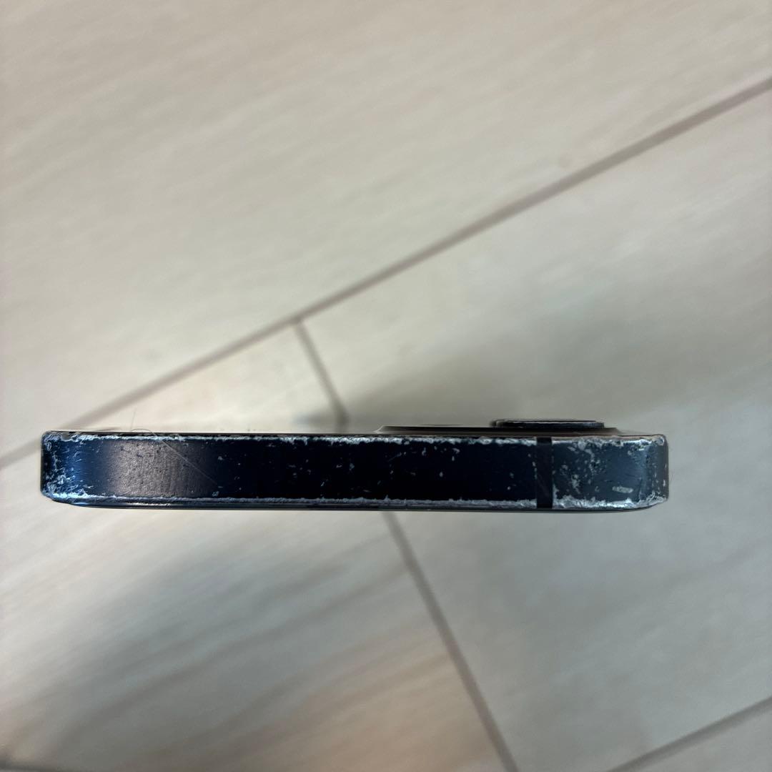 【割れなし】iPhone 12 ブラック 本体 128GB 保護フォルム付