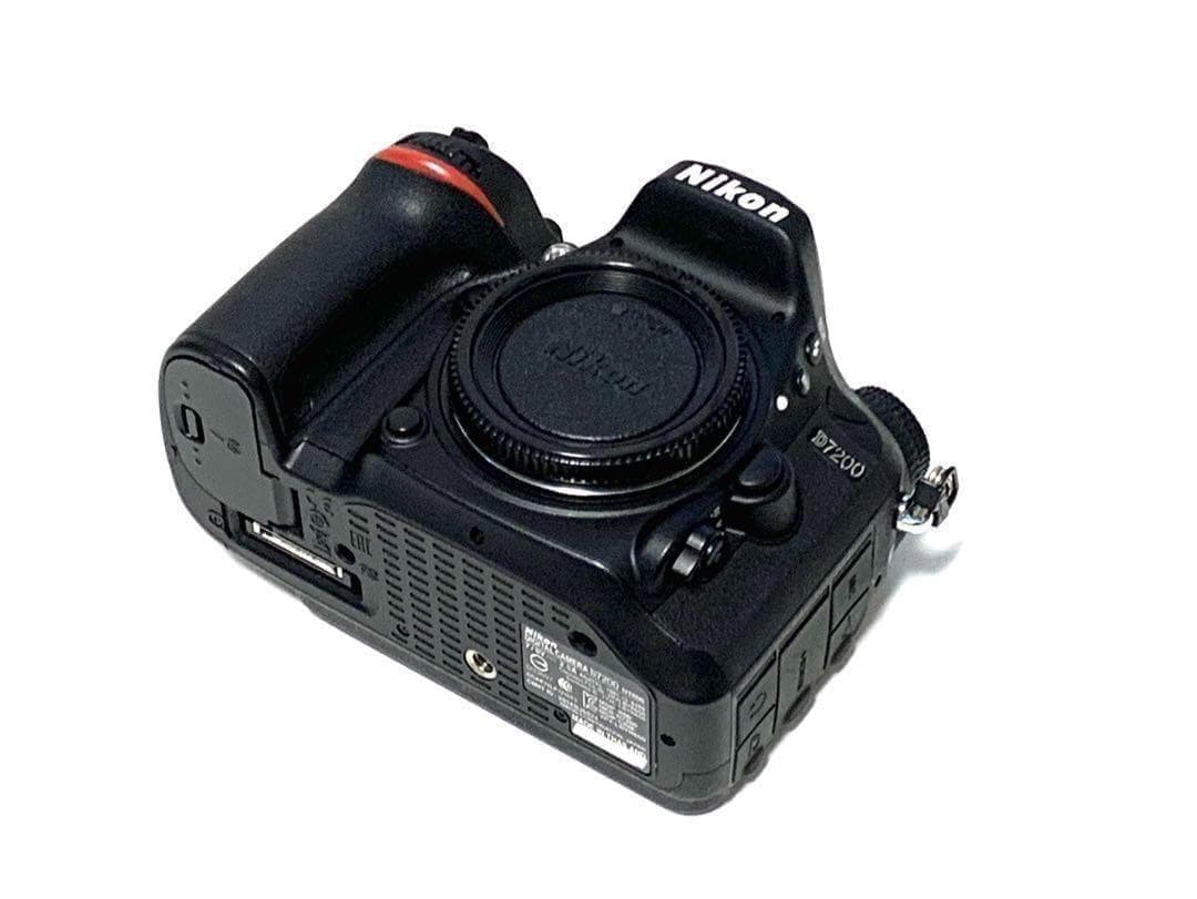 ☆撮影数220回以下☆Nikon D7200ボディMB-D15マルチパックセット