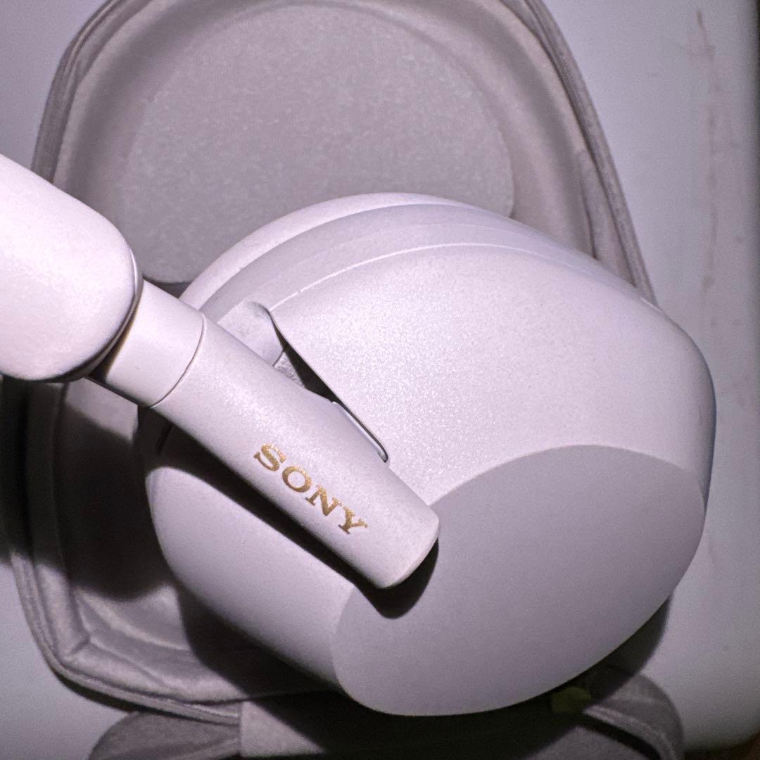 SONYヘッドフォンWH-1000XM5 プラチナシルバー