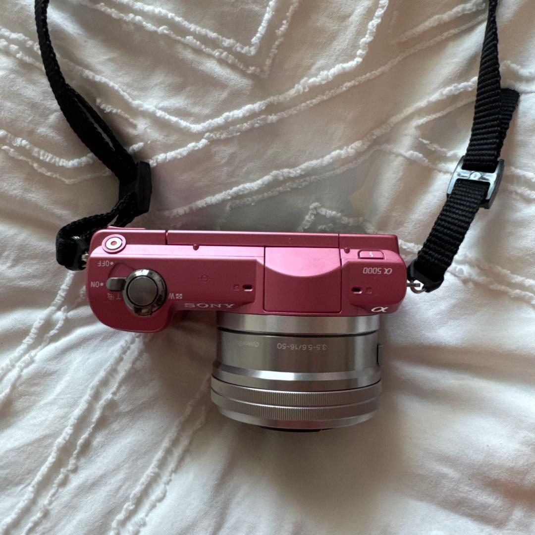 Sony α5000 ピンク 16-50mmレンズ付き