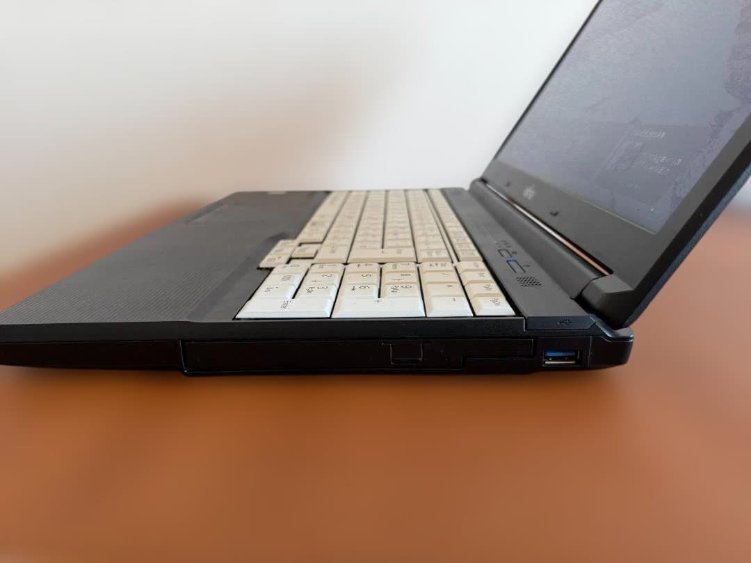 Windowsノート本体 Fujitsu LIFEBOOKi5-7300U/8G/250G