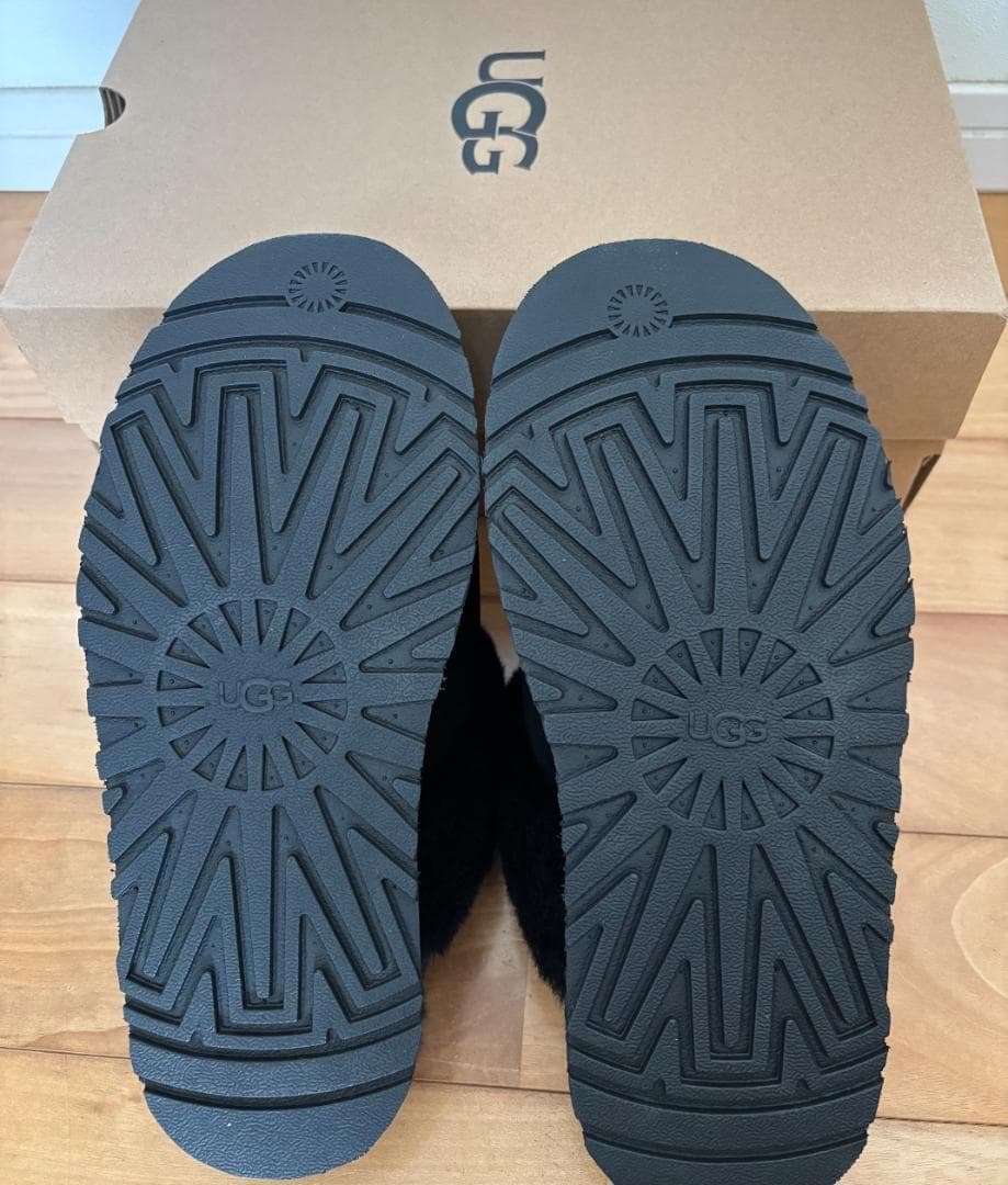 UGG【新品・正規品】ディスケット♡厚底サンダル　US７（24㎝）