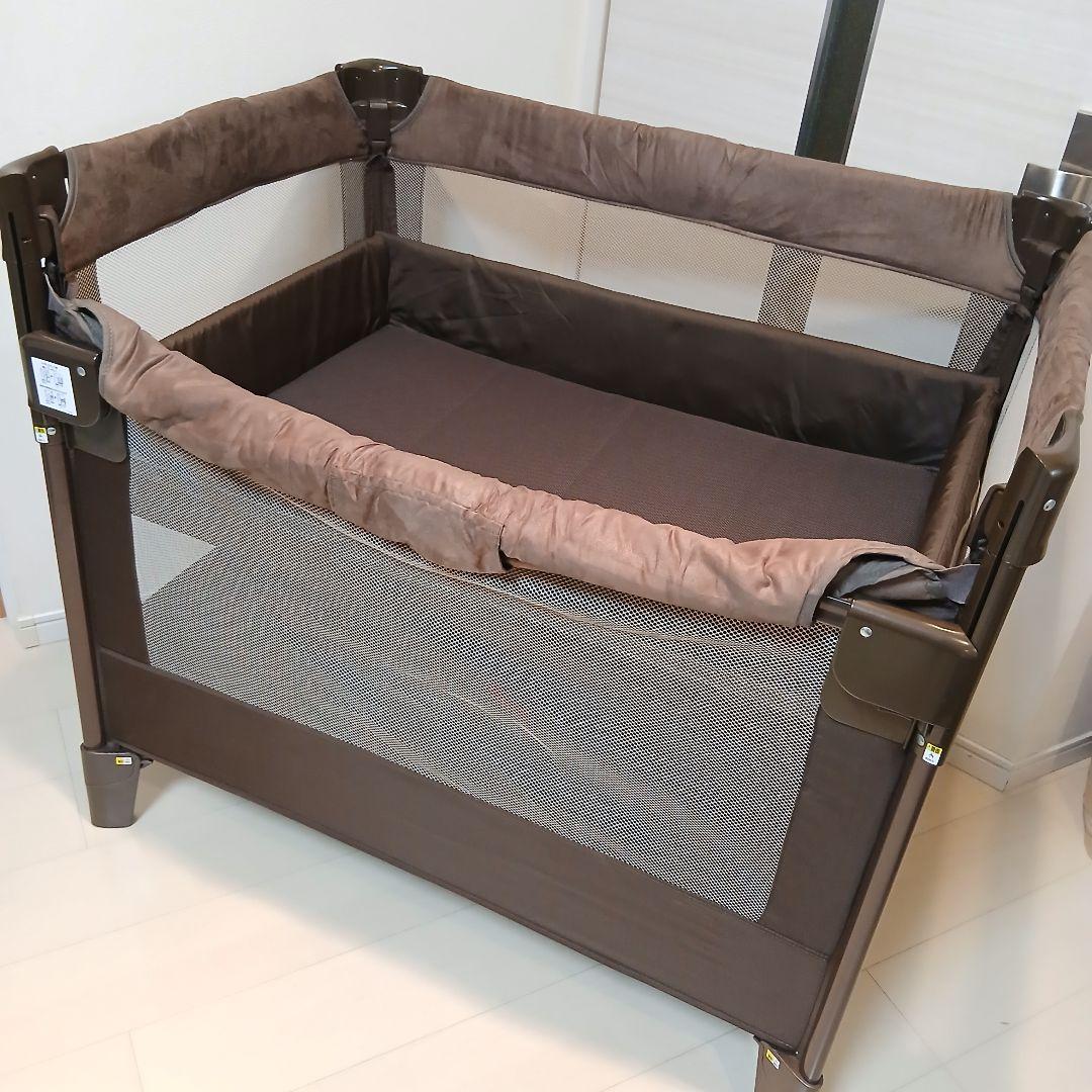 アップリカ ココネルエアープラス ベビーベッド ブラウン 洗えるマット