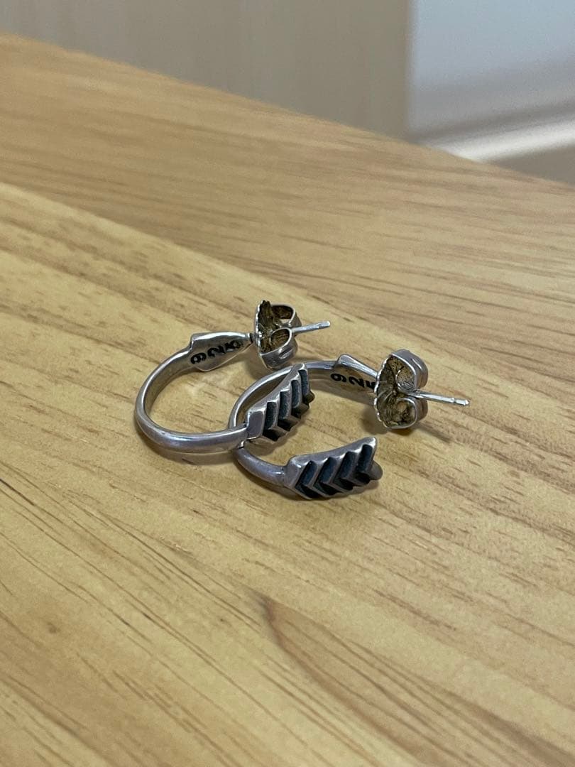 コディサンダーソンフープピアスcodysanderson