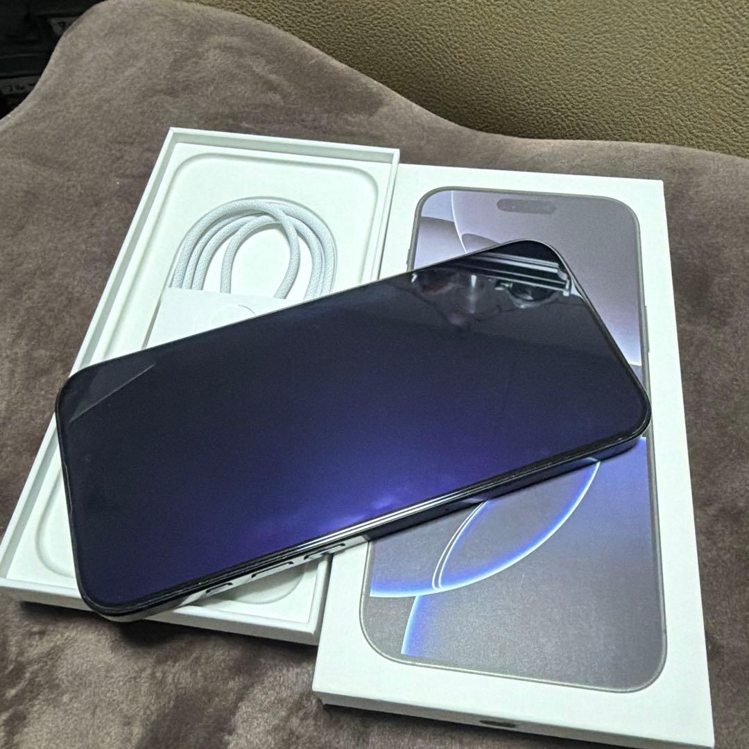 美品iPhone16ProMax 256GB SIMフリー ブラックチタニウム