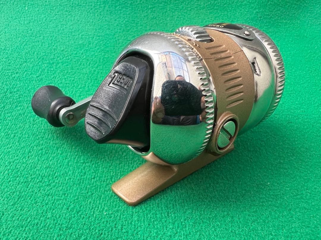 ゼブコ　ZEBCO ゴールド 11 Gold 11 スピンキャスト　付属品有