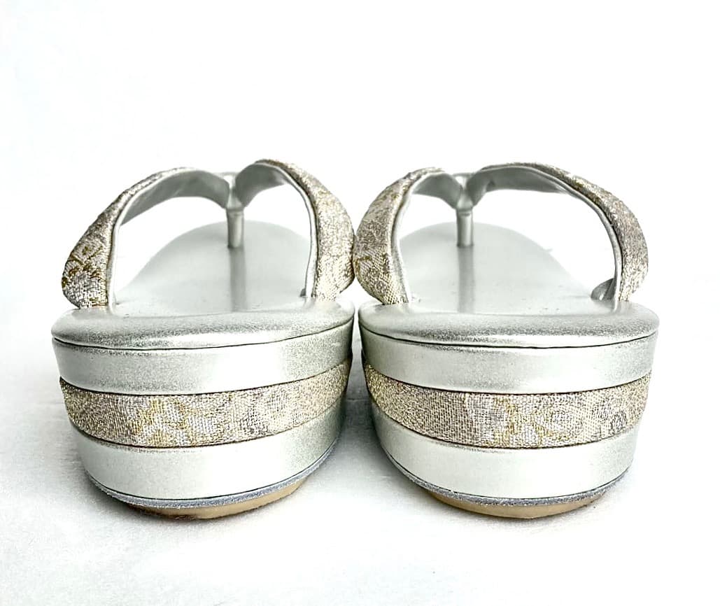 高級和装バック草履セット ホワイトシルバーに金銀糸 上品で聡明な佇まい ご入学式