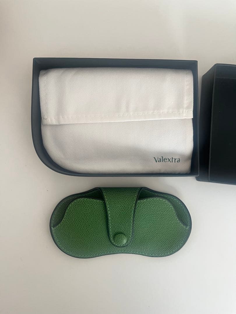m*t様 N*u様 ヴァレクストラ　Valextra メガネケース ※刻印あり