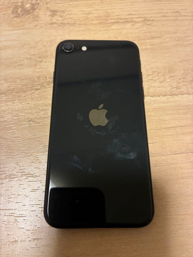 iPhoneSE2本体 ひび割れあり