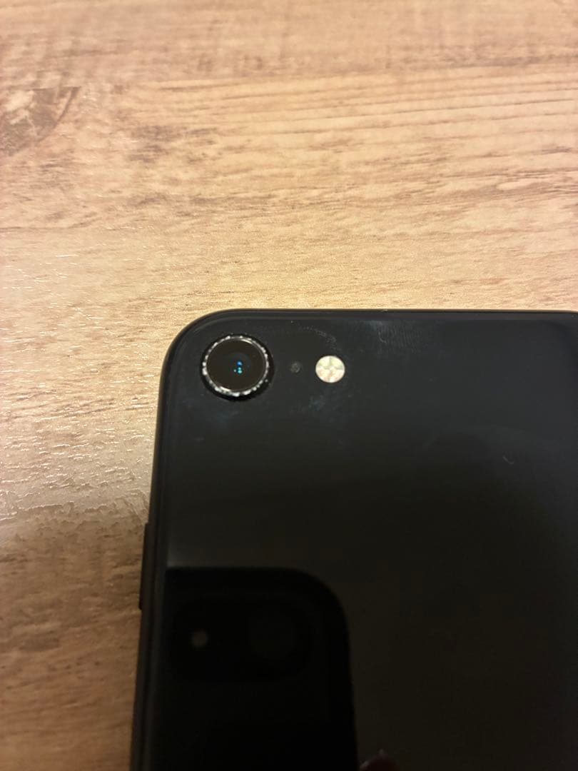 iPhoneSE2本体 ひび割れあり