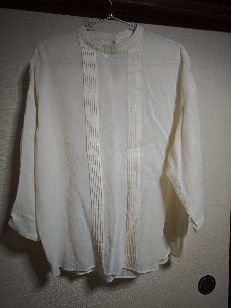 小暮美奈子さん　М(ミディアム)ピンタックブラウス　生成り　新品未使用！