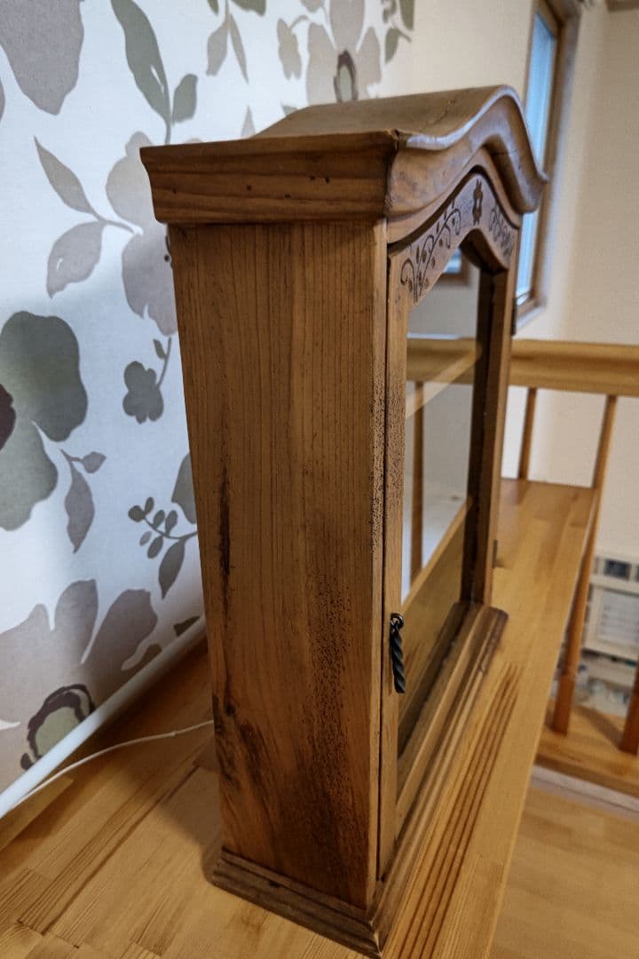 飾り棚 、 カントリー家具 、ガラスケース、コレクションケース