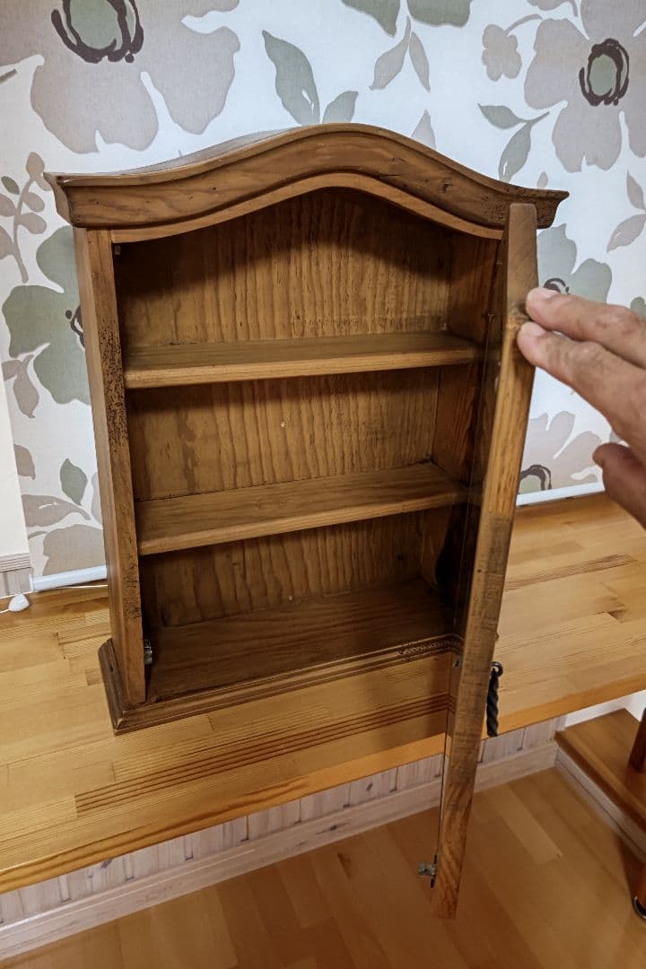 飾り棚 、 カントリー家具 、ガラスケース、コレクションケース