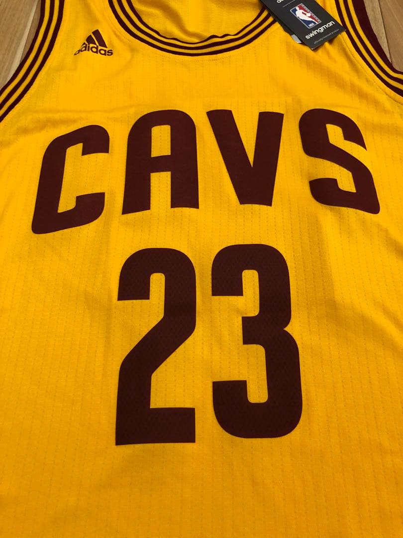 【キューピー】【未使用タグ付】レブロン　CAVS ユニフォーム　黄色