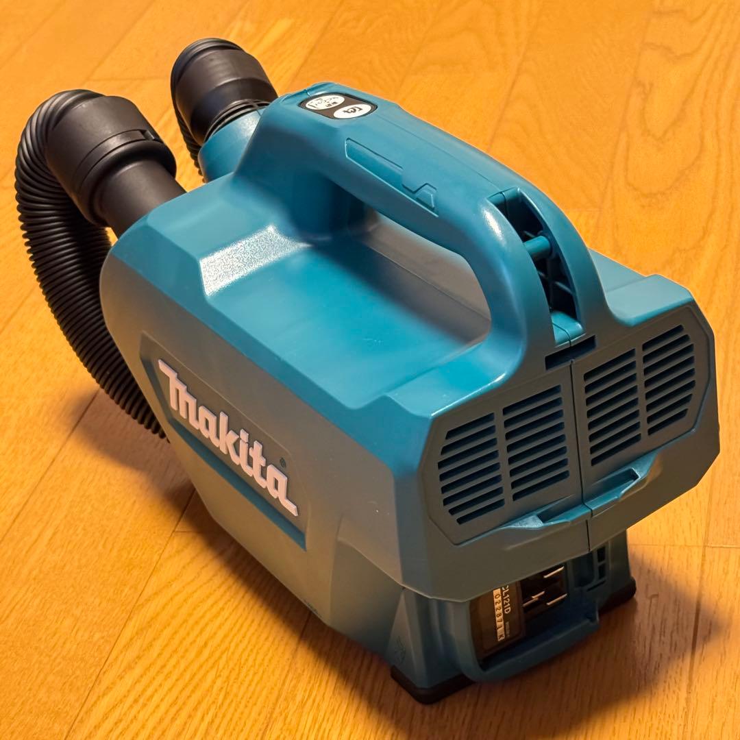 マキタ　CL121D 10.8V充電式クリーナ　ソフトケース付