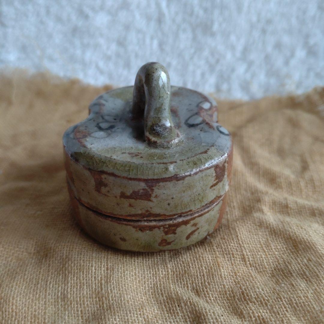 香合　織部　ハジキ香合　緑・茶色　共箱　時代　幕末