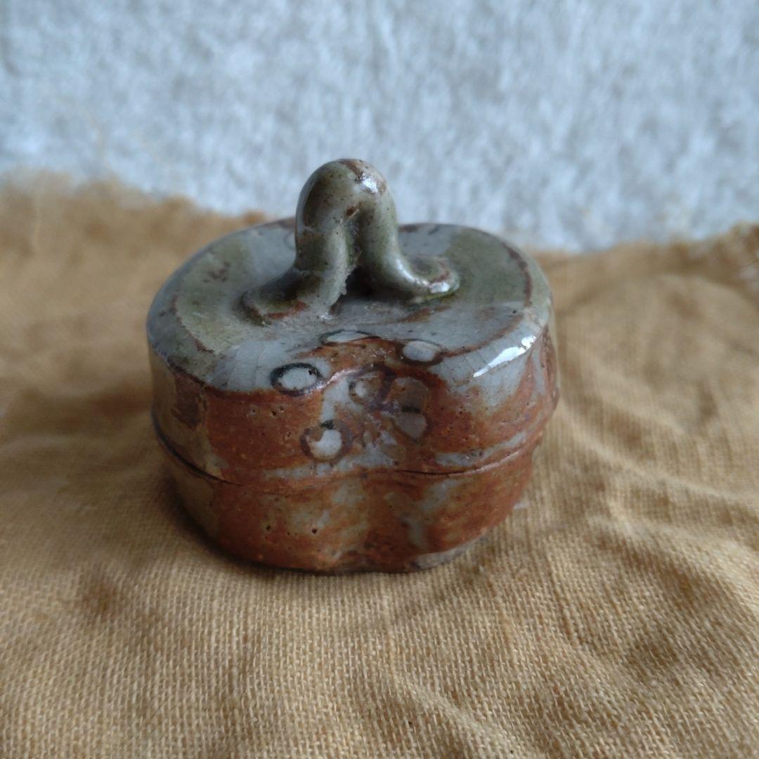 香合　織部　ハジキ香合　緑・茶色　共箱　時代　幕末