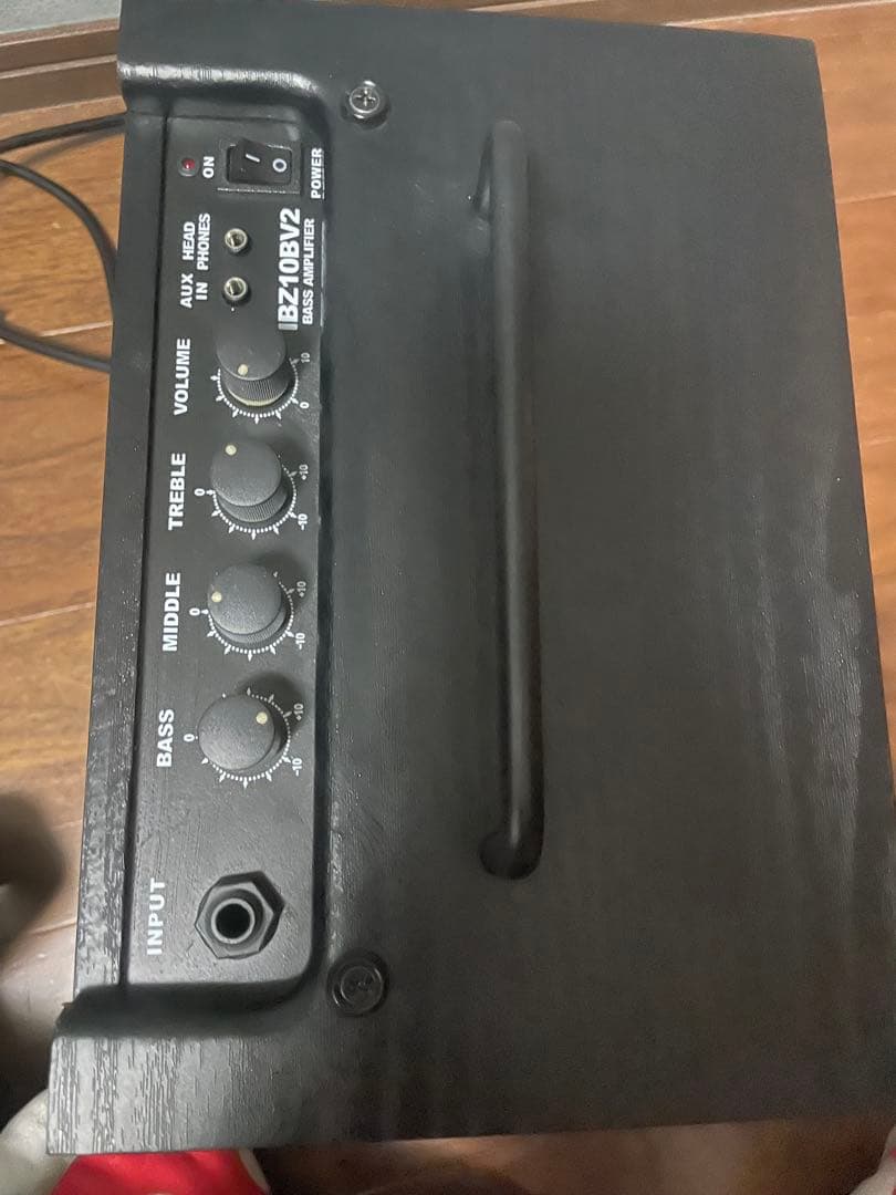 Ibanez エレキ・ベース用10W 練習用アンプ IBZ10BV2