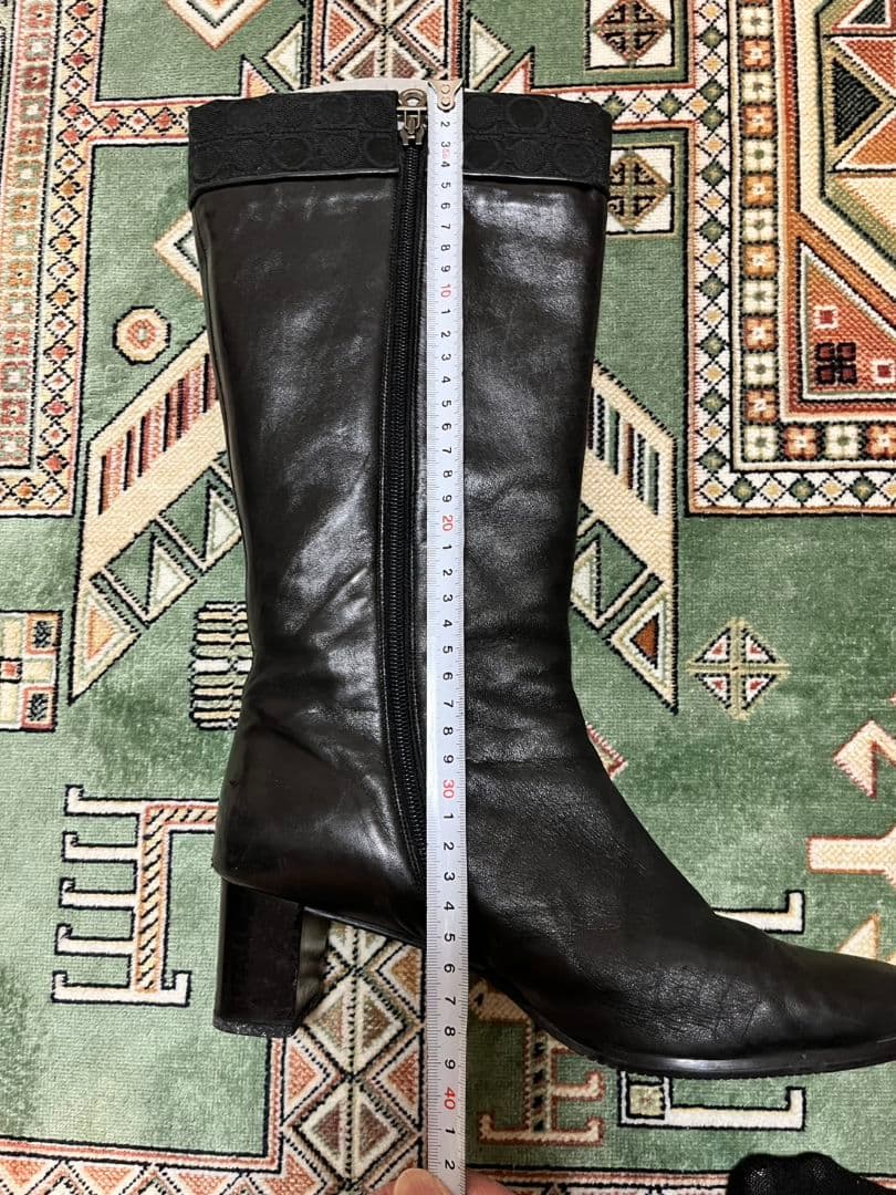 フェラガモ ロングブーツ 起毛 裏地