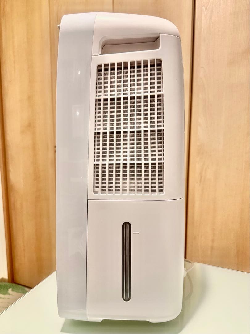 美品 SHARP冷風・衣類乾燥除湿機CM-R100-W 2024年製