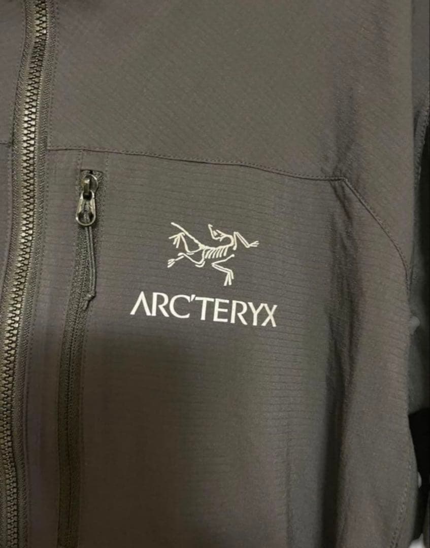 中古美品　アークテリクス　スコーミッシュフーディ　ブラック　Mサイズ