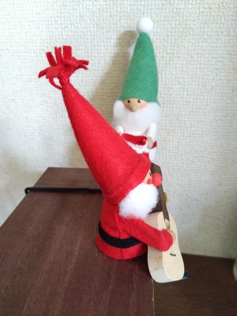 ノルディカニッセ　ニッセサンタ　2体　ギター　くつ下　緑帽子