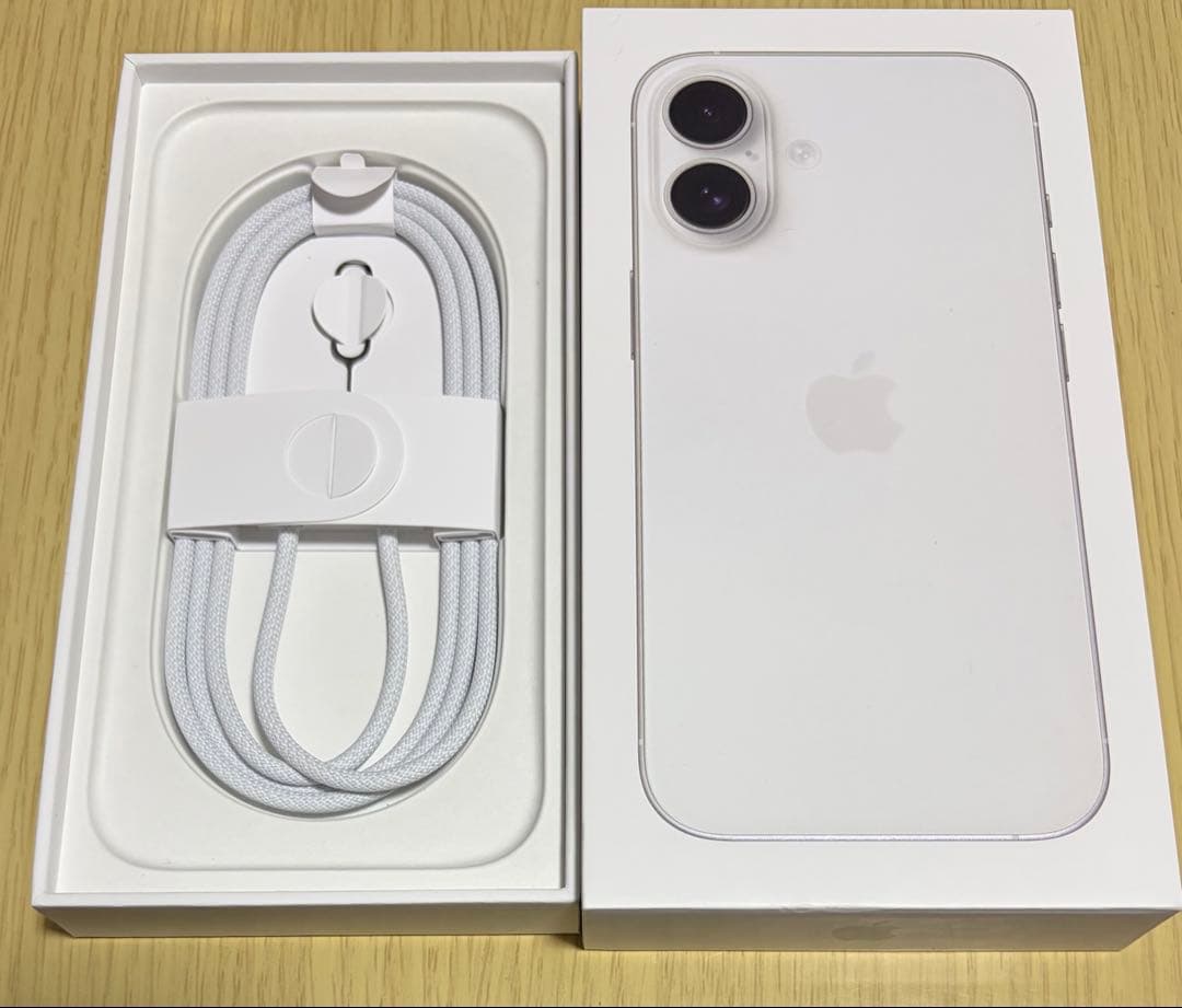 Apple iPhone 16ホワイト 本体 充電ケーブル付 バッテリー100%