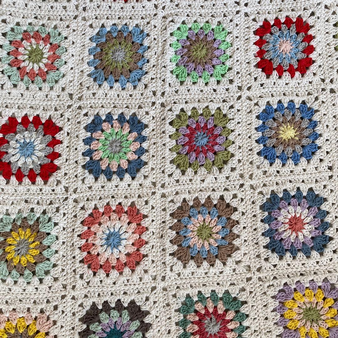 週末限定価格　モチーフ編み　グラニースクエア柄マルチカバー