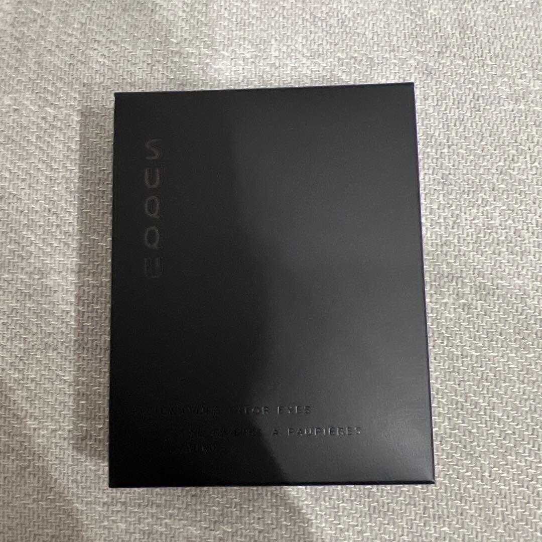 新品未使用 SUQQU シグニチャー カラー アイズ 15 凛覗