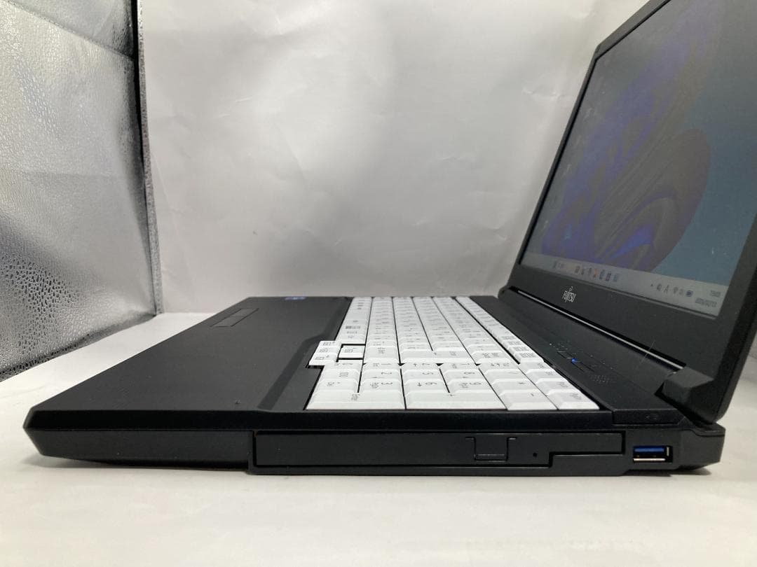 富士通A5511 第11世代i5 16GB 新品SSD512GB Office
