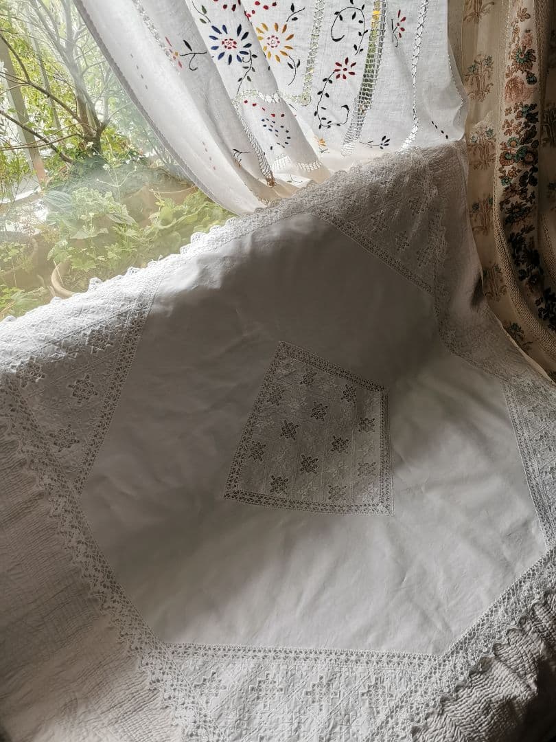 アンティーク 北欧ハーダンガー刺繍＆クロシェレース リネンクロス スノーフレーク