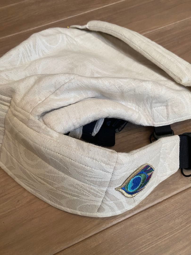 artipoppe 抱っこ紐 アーティポッペ 箱付き　ベージュ