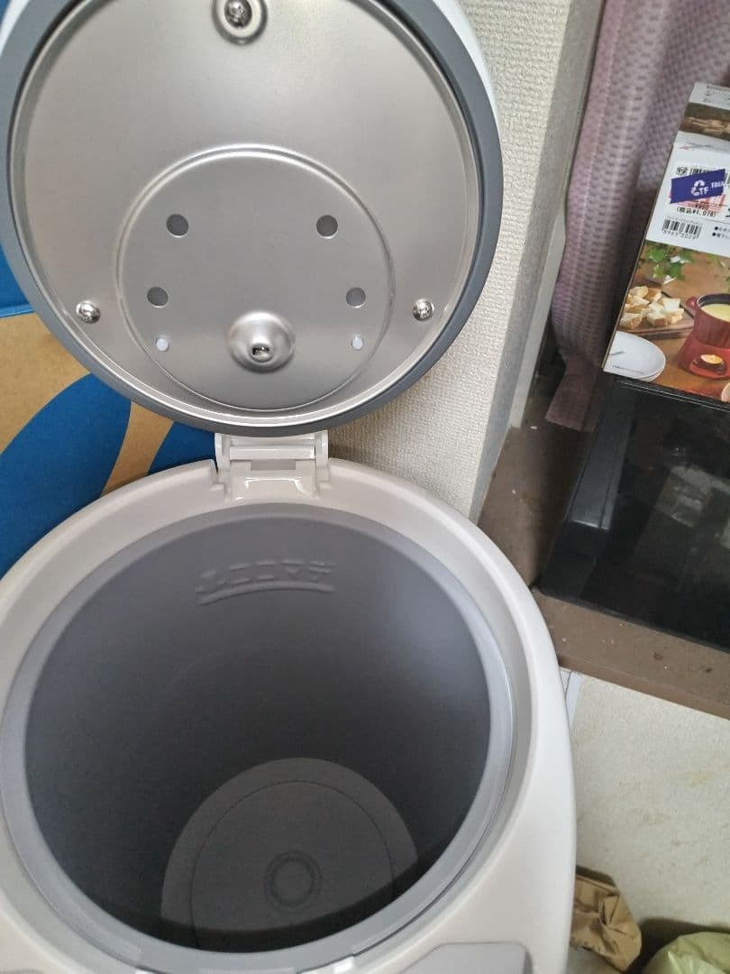 新品未使用2024年製タイガーマイコン電動ポット PDR-G401-W