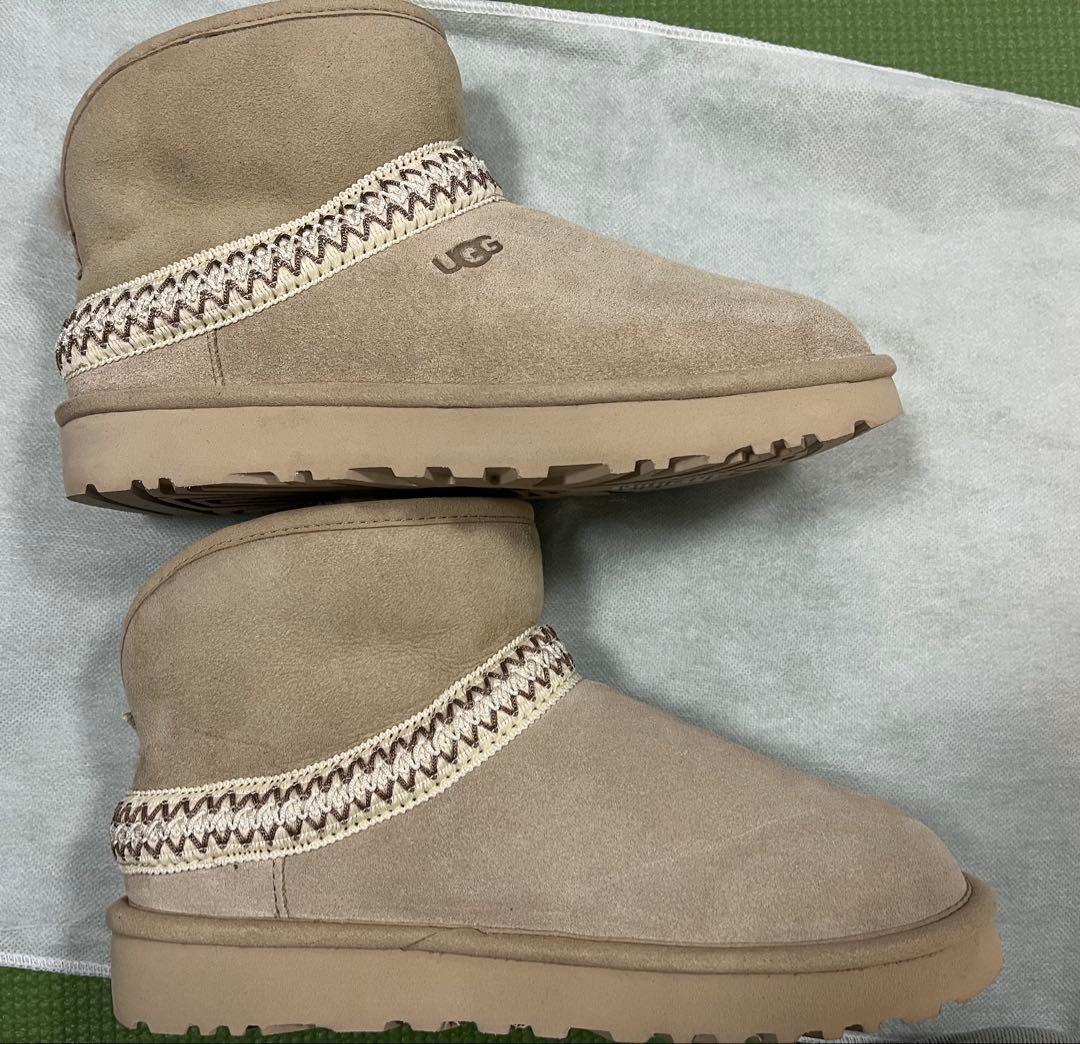 お値下げ【新品】UGG W CLASSIC MINI CRESCENT ブーツ