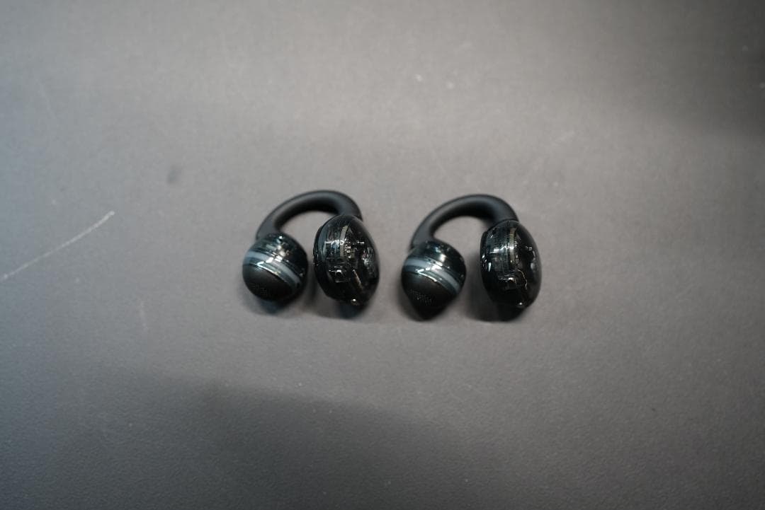 【視聴のみ美品】JBL Soundgear Clips ブラック