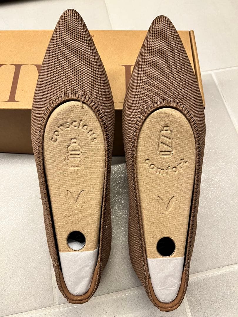 VIVAIAポインテッドトゥ フラットシューズ・サイズ41