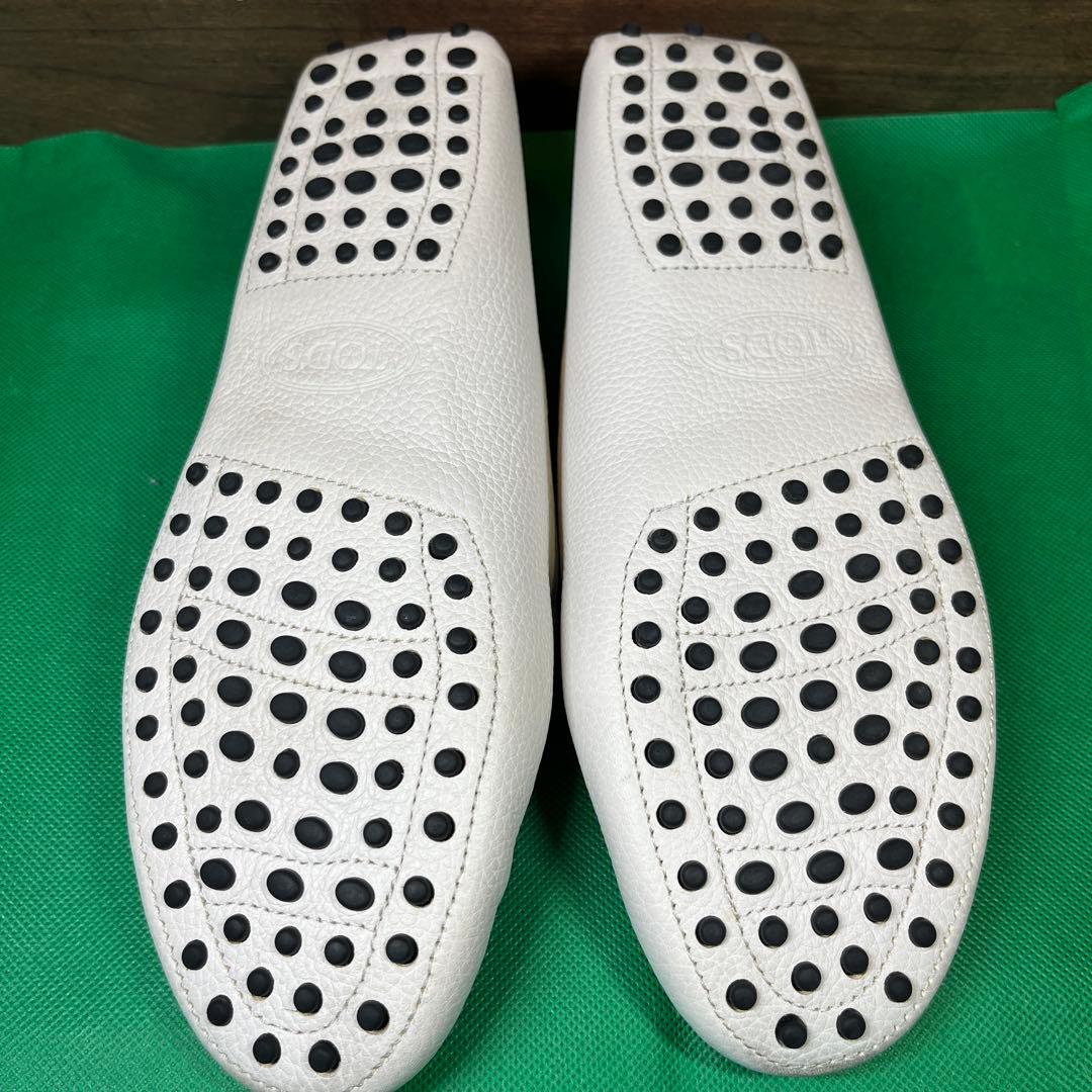 TOD'S ホワイトレザー ローファー 25.5cm