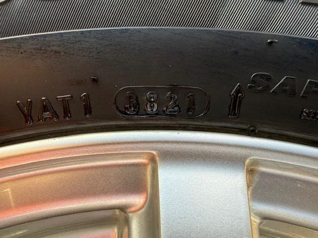 ノア ヴォクシー スタッドレスタイヤセット 195/65R15 2021年製