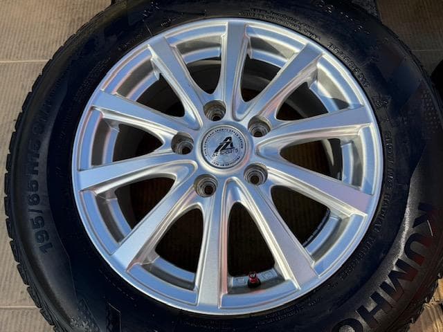 ノア ヴォクシー スタッドレスタイヤセット 195/65R15 2021年製