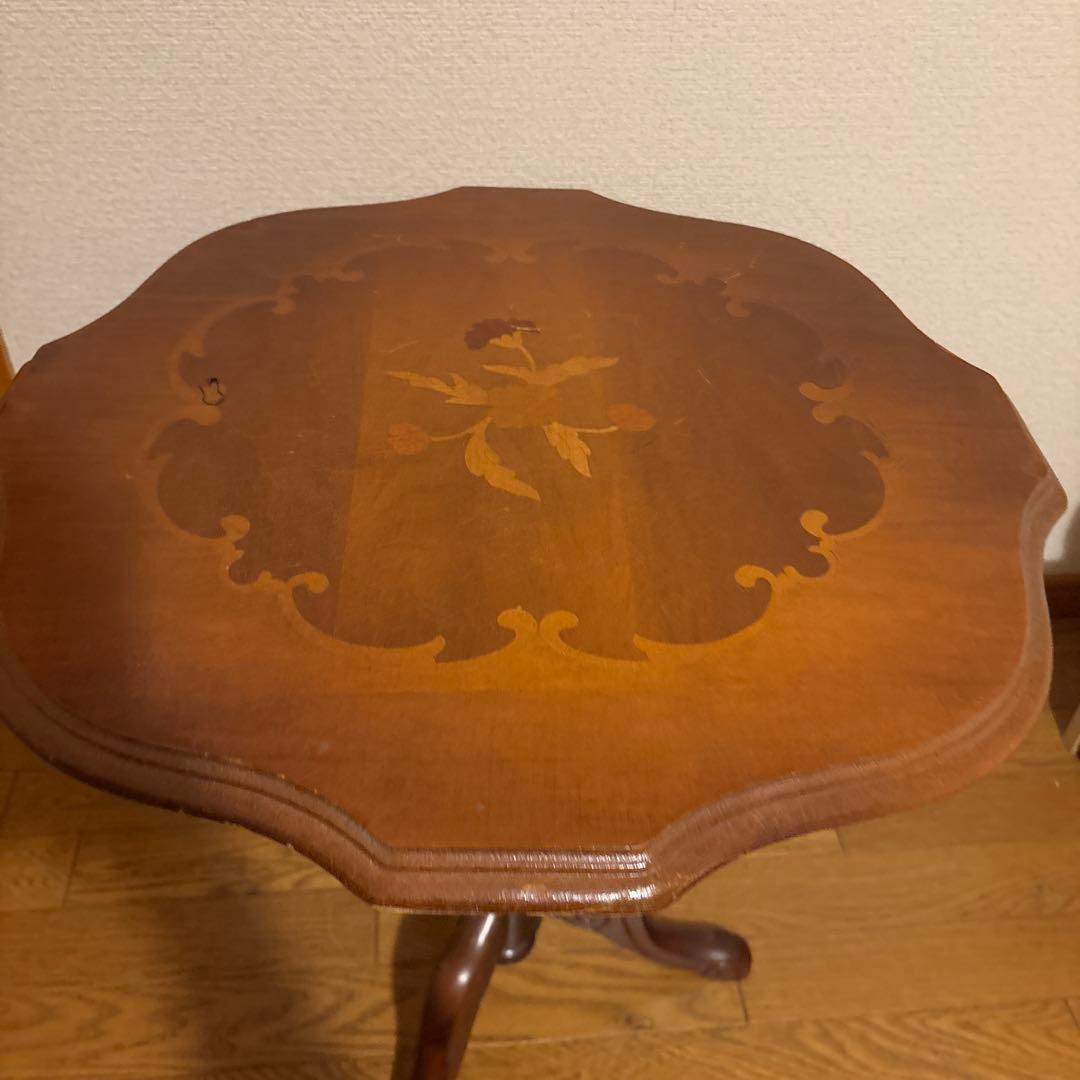 木製花模様インレイテーブル