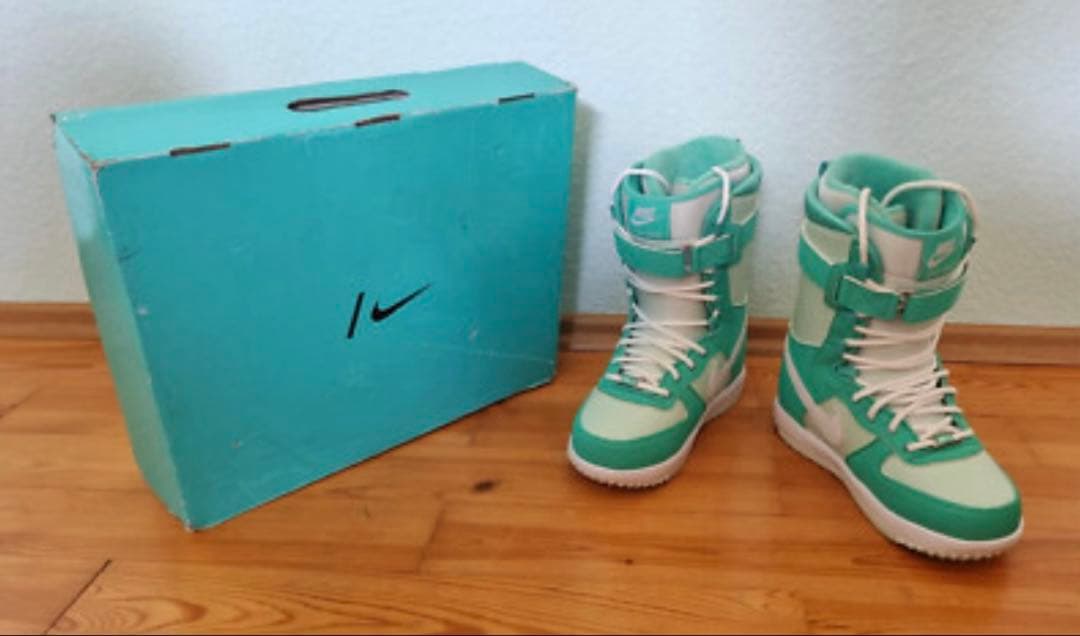 (出品終了間近)24.0cm Nike Zoom Force 1