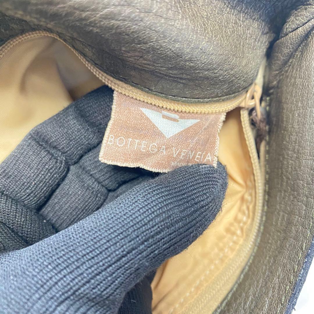 ボッテガヴェネタ レザーショルダーバッグ ブラウン ロゴ入り bottega