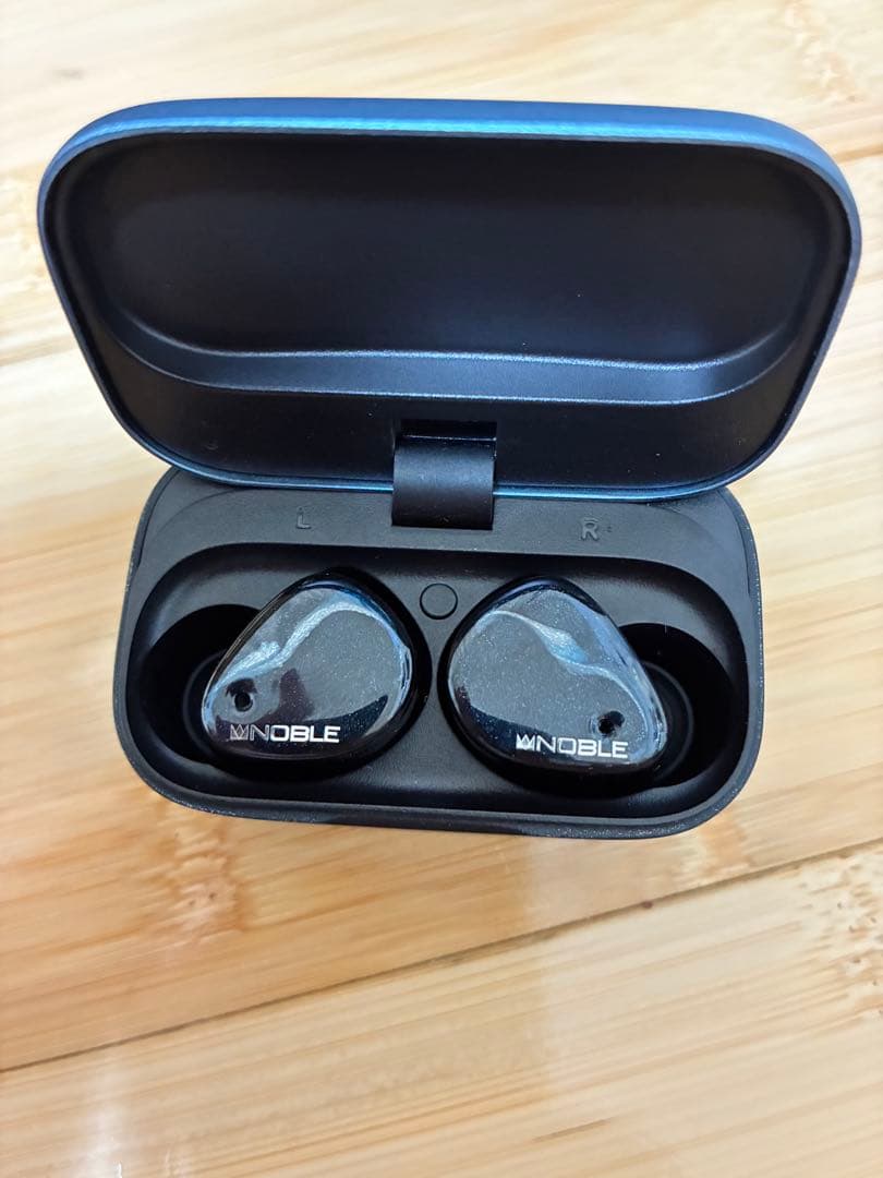 イヤホン FoKus Mystique