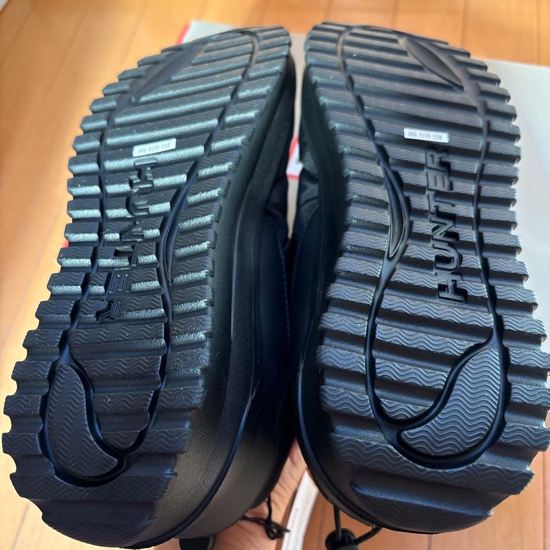 新品未使用タグ付きHUNTER スニーカー　パフド トラベル フロー トレーナー