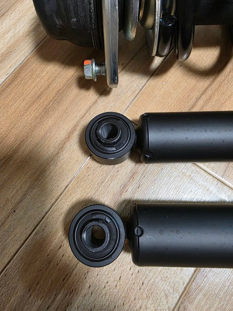 スズキエブリーワゴンDA17W6型　新車外しサスペンションセット