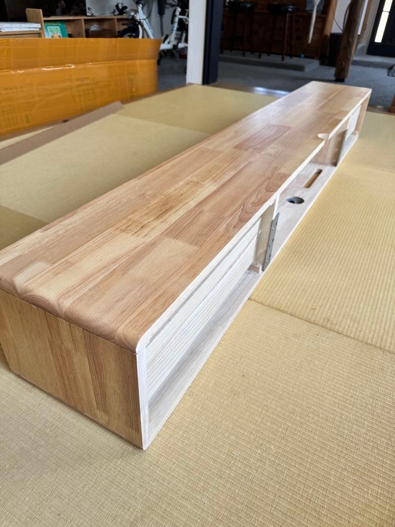 無垢材フローティングテレビボード