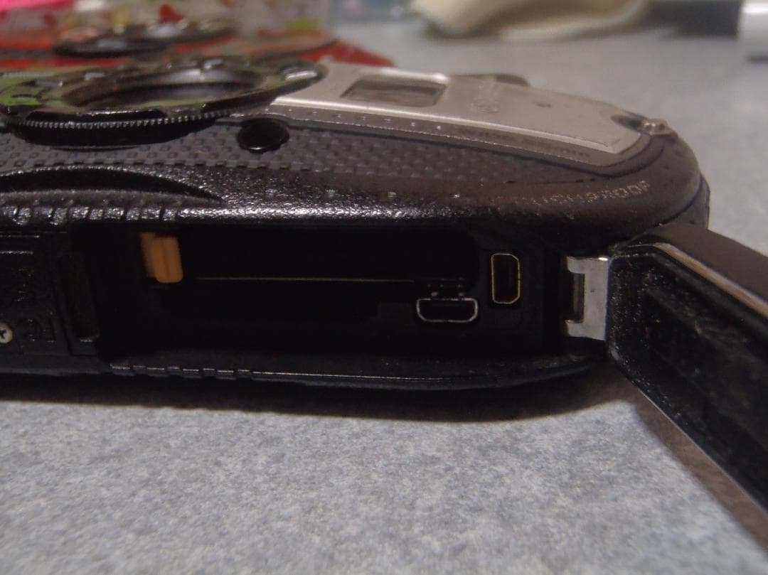 ❤️動作品❤️リコー★WG-5★GPS❤️人気色 銀★防水カメラ