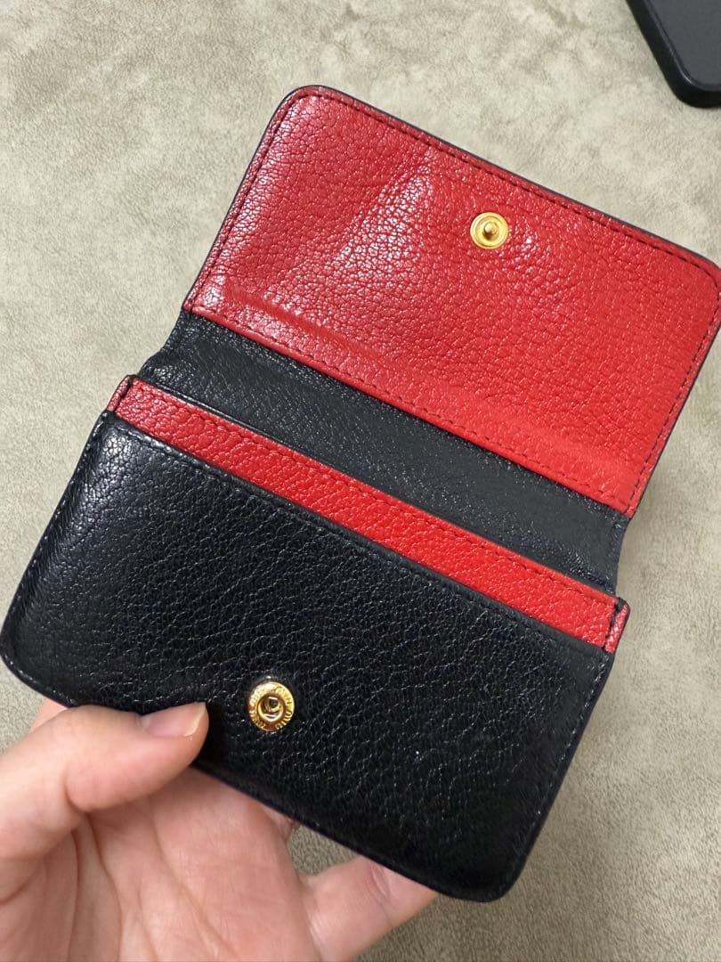 MIU MIU 名刺入れ ブラック レッド