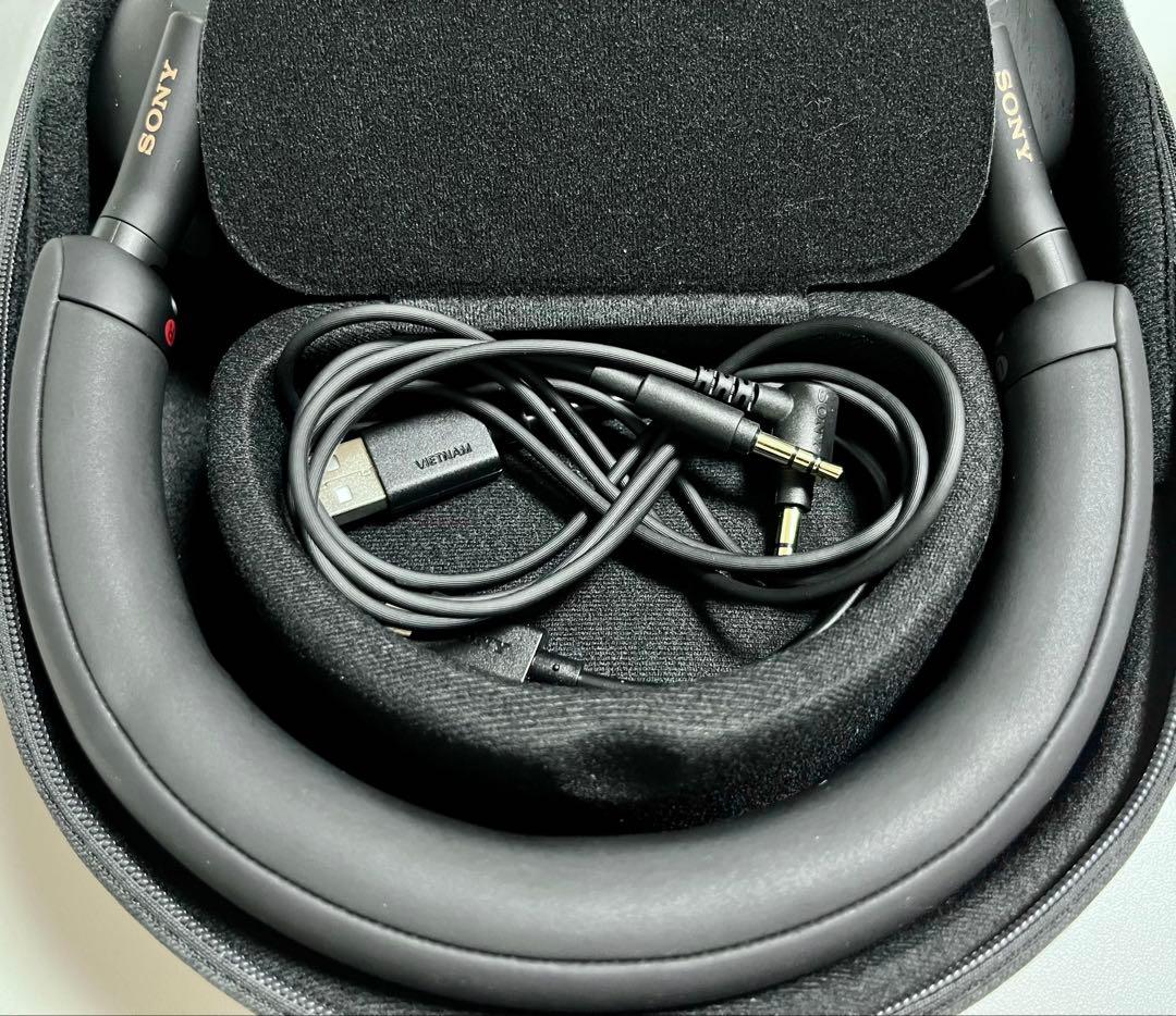 【美品】ソニーワイヤレスノイズキャンセリングヘッドホン WH-1000XM5